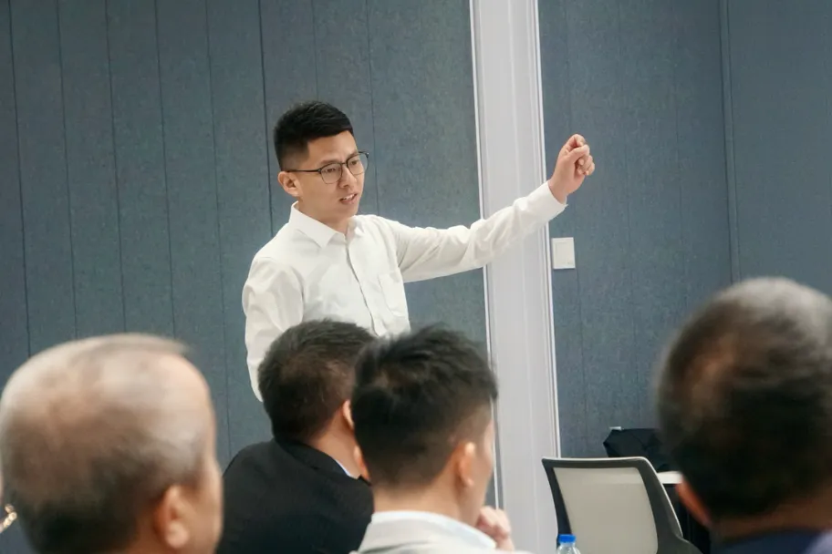 铭典创视与巴可携手共启2025年G系列业务新篇章