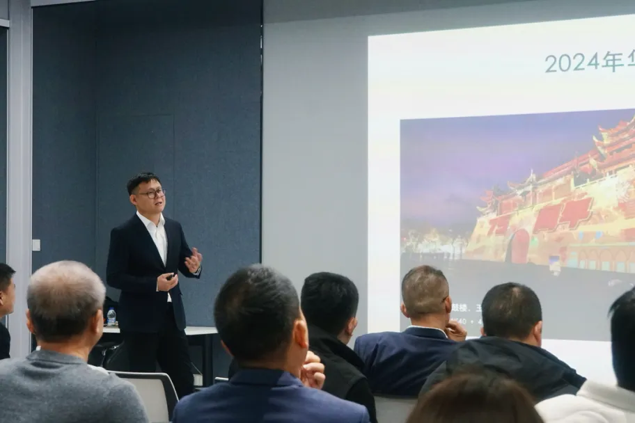 铭典创视与巴可携手共启2025年G系列业务新篇章