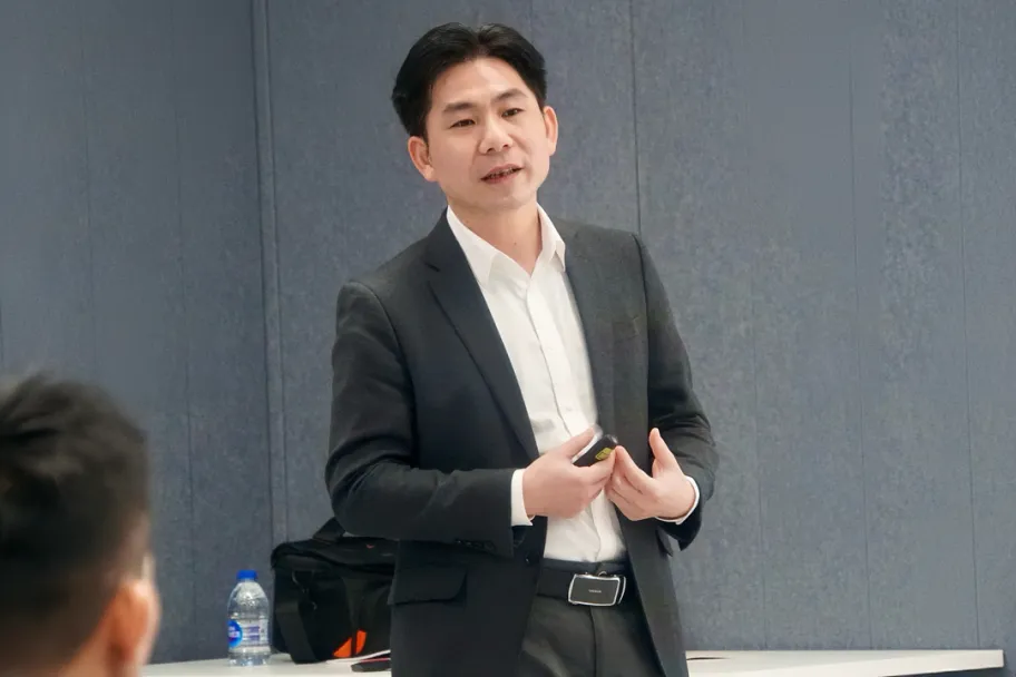 铭典创视与巴可携手共启2025年G系列业务新篇章