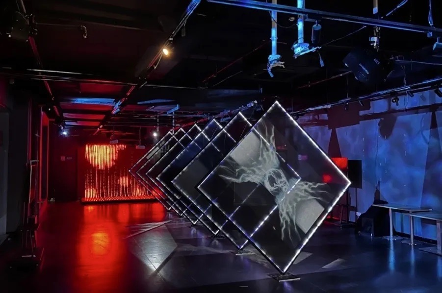 迈入新媒体艺术展新境界，宝琉构建光影盛宴