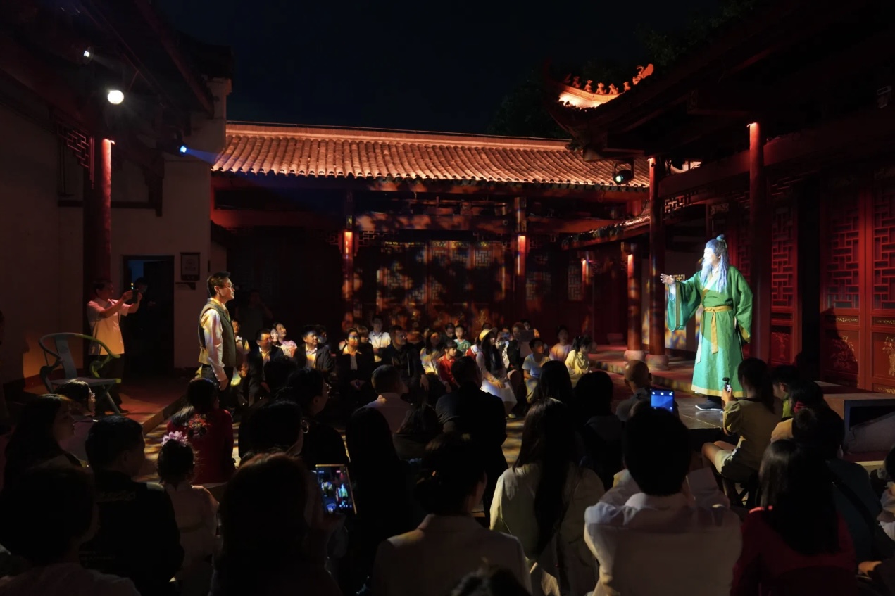 《今上岳阳楼》璀璨启幕——用光影科技重塑忧乐精神